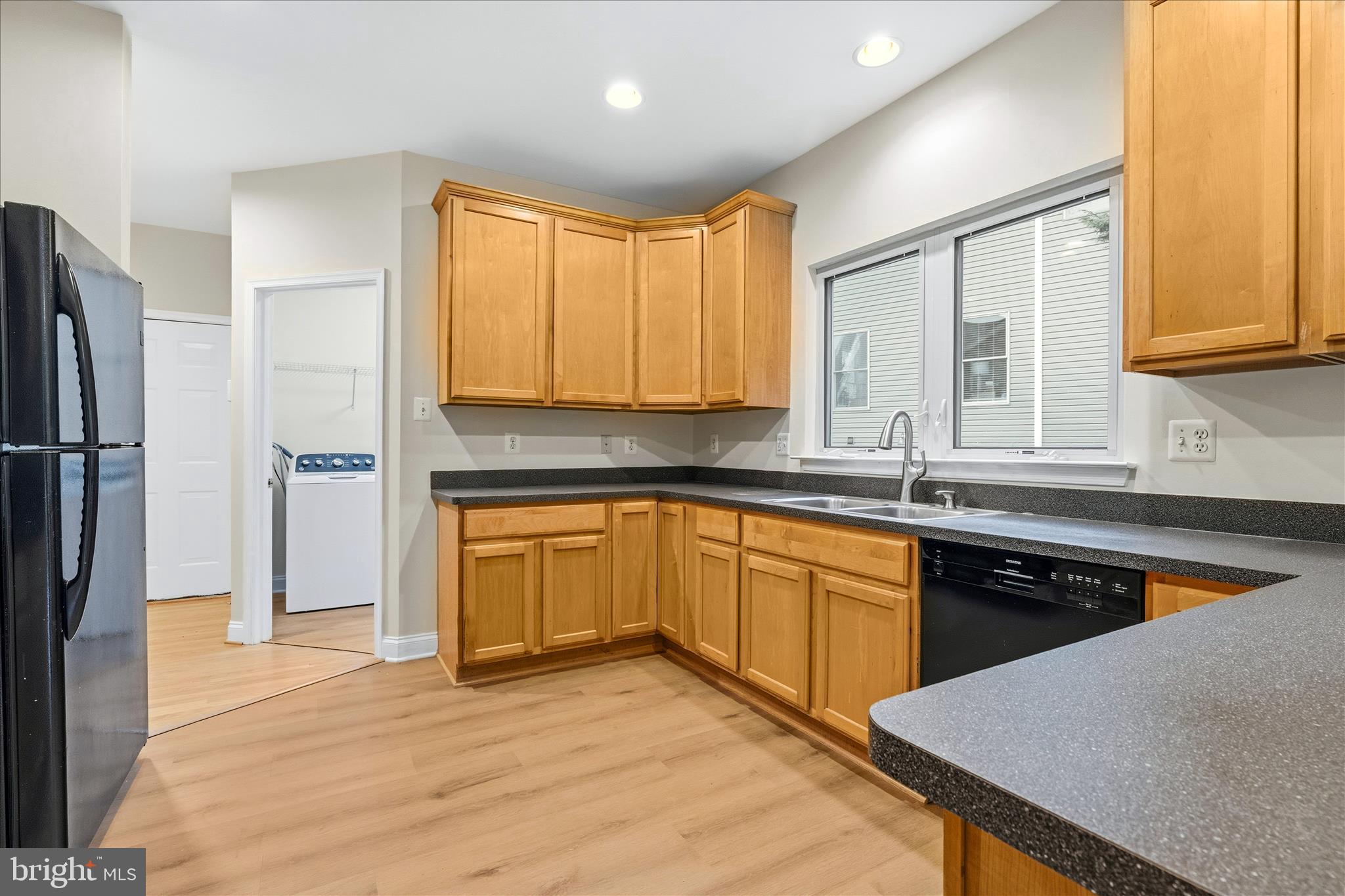 LAKE LINGANORE WOODRIDGE - Residential