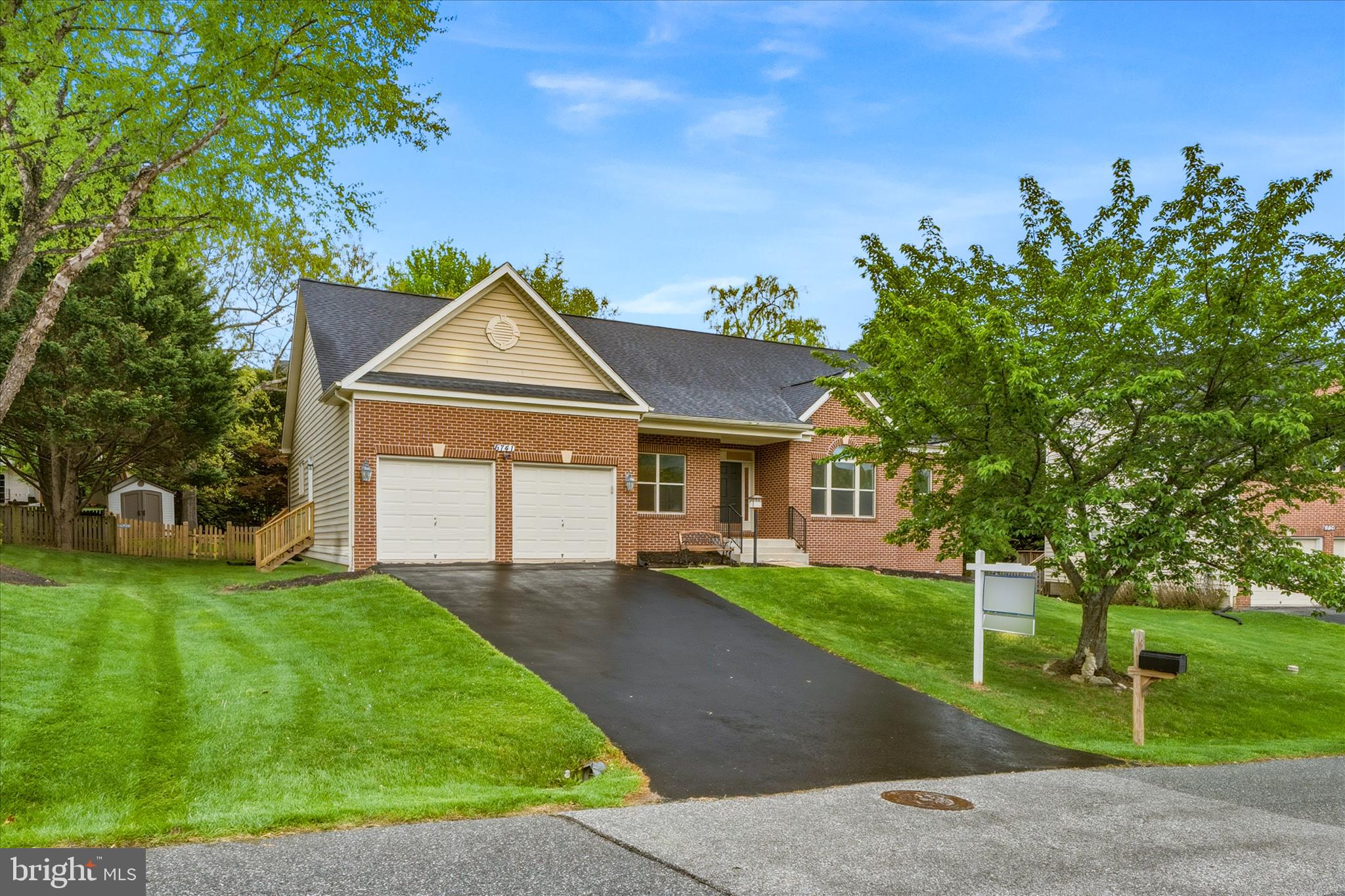 LAKE LINGANORE WOODRIDGE - Residential