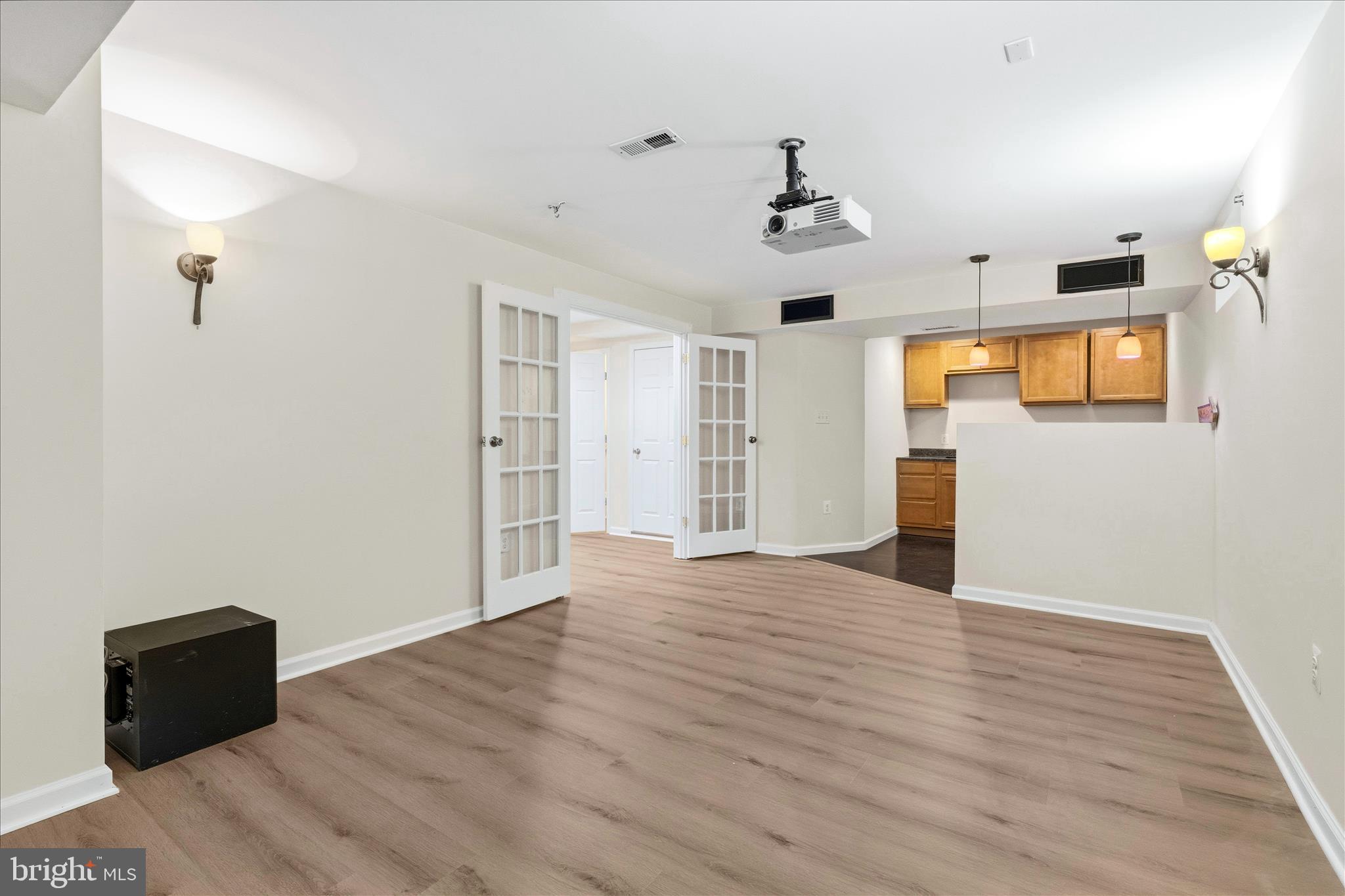 LAKE LINGANORE WOODRIDGE - Residential