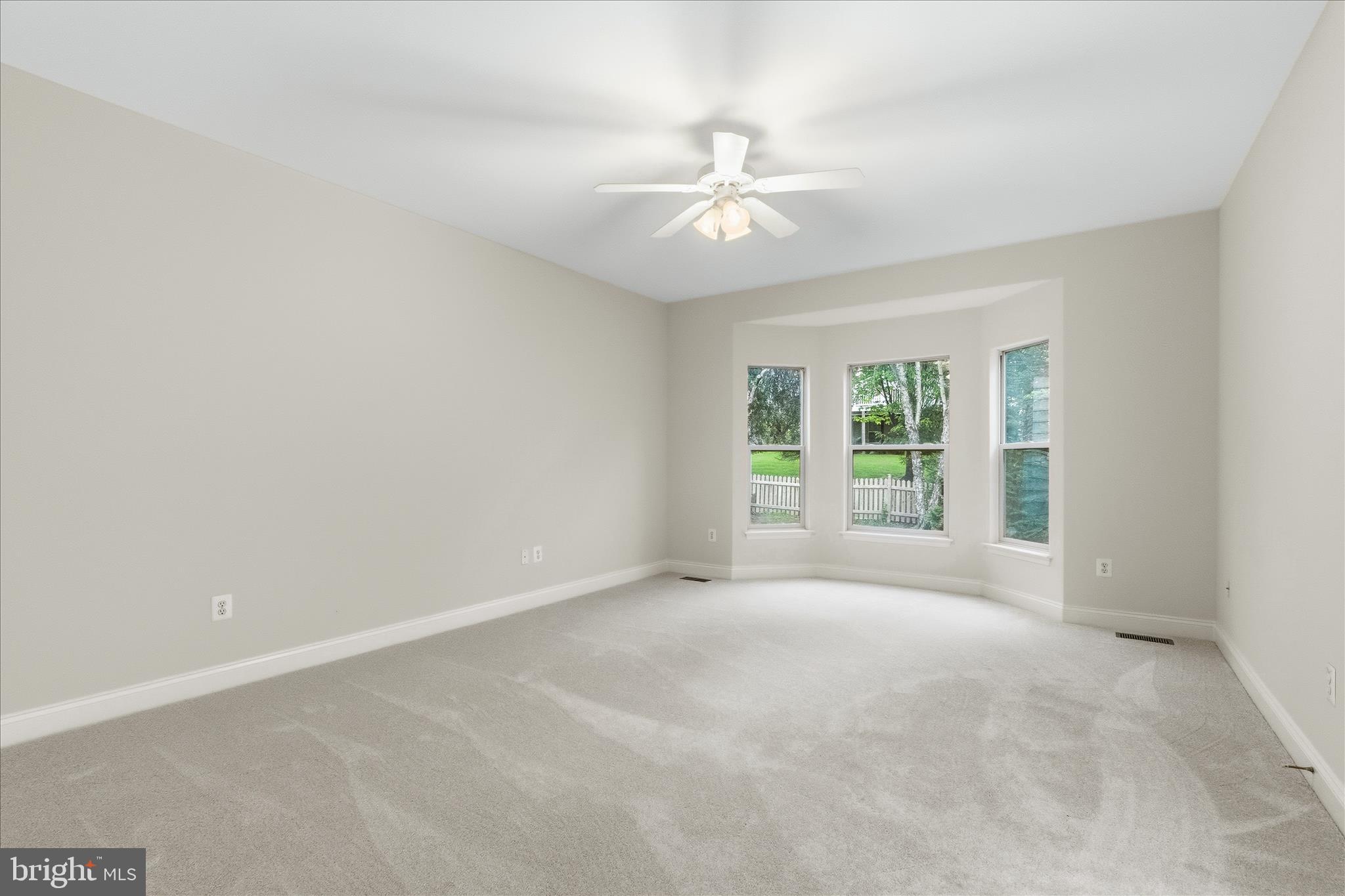 LAKE LINGANORE WOODRIDGE - Residential