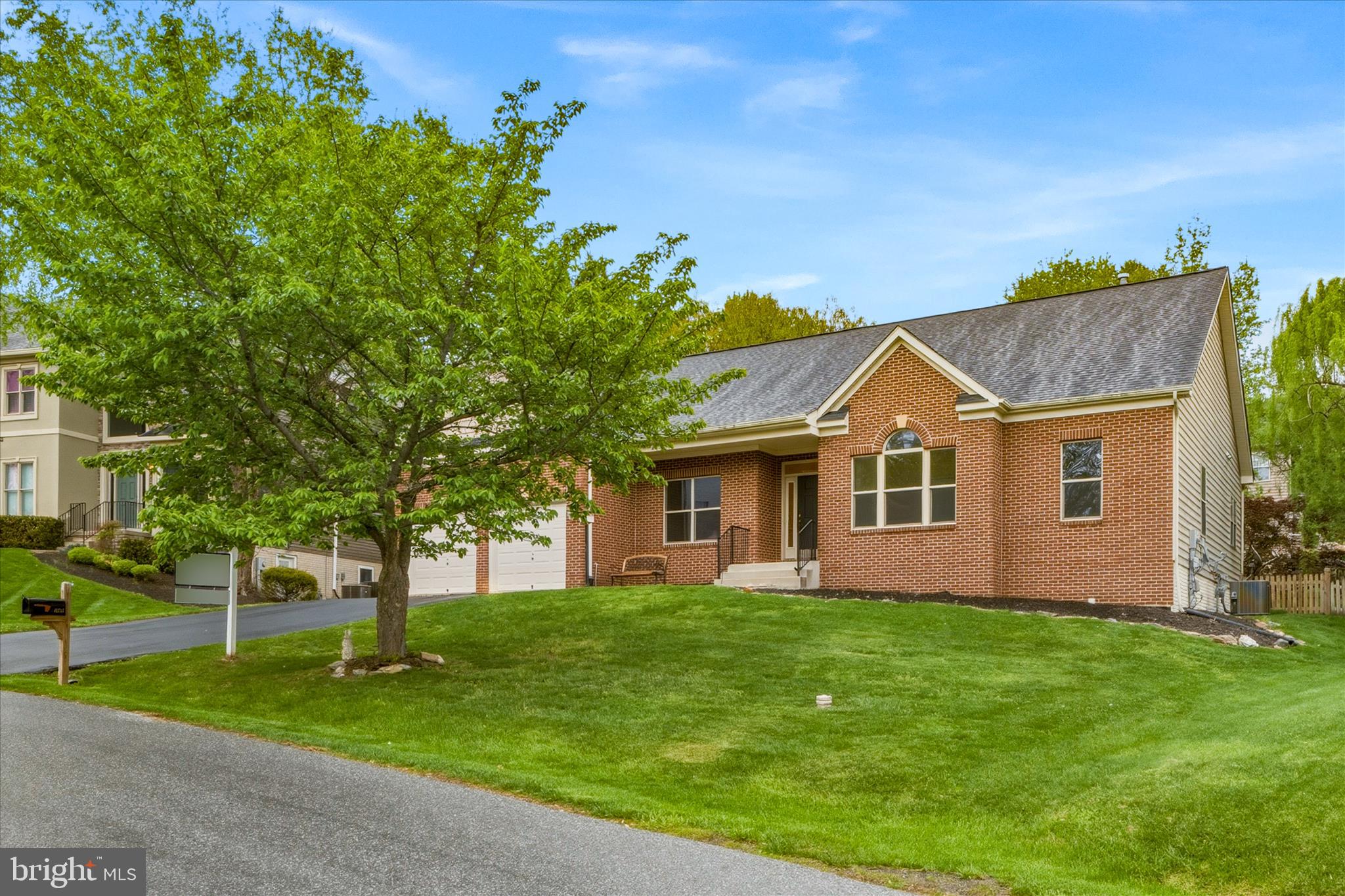 LAKE LINGANORE WOODRIDGE - Residential