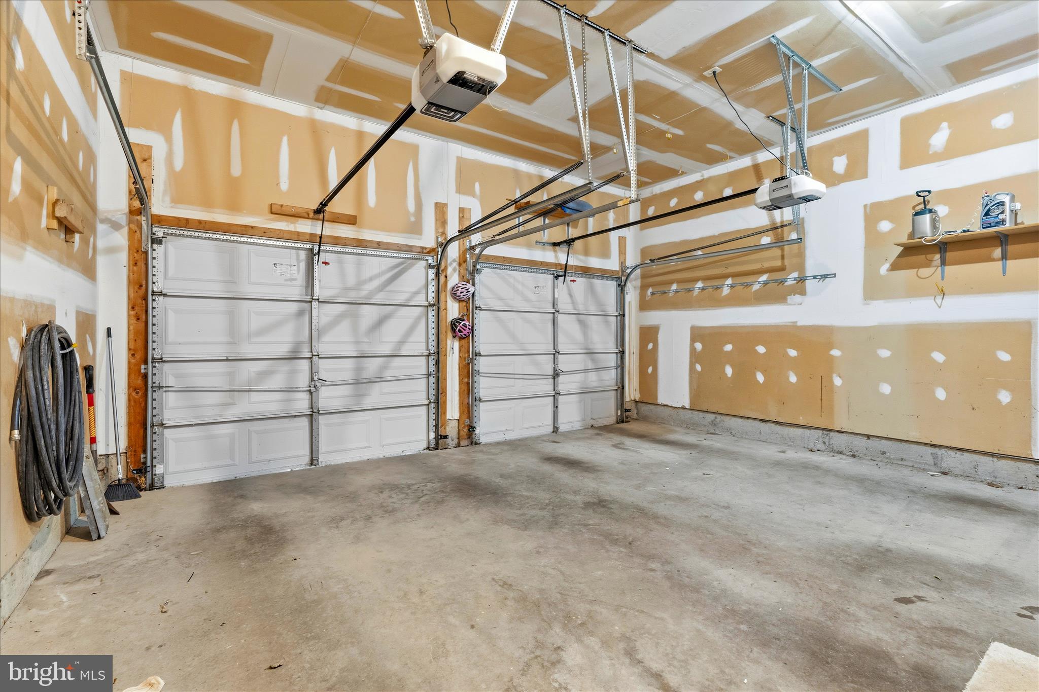 LAKE LINGANORE WOODRIDGE - Residential