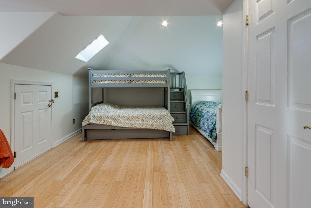 HERON HARBOUR - Residential