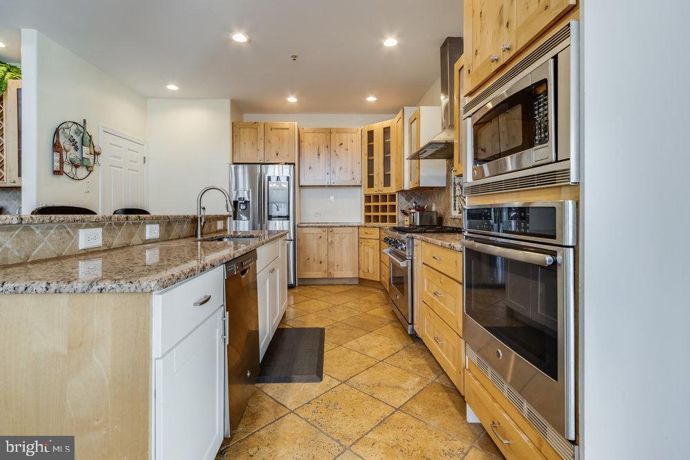 HERON HARBOUR - Residential