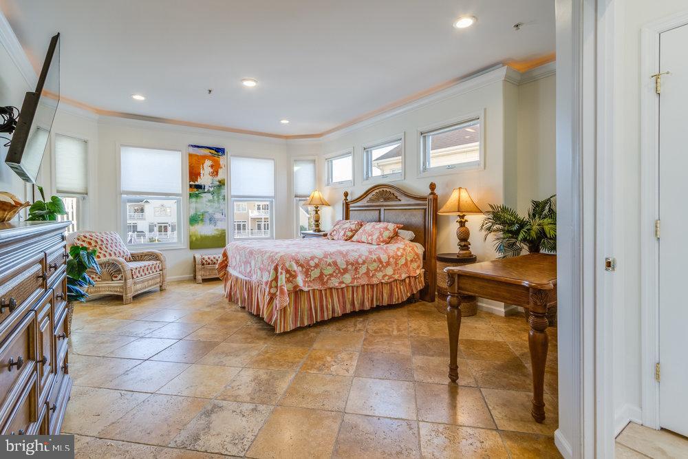 HERON HARBOUR - Residential