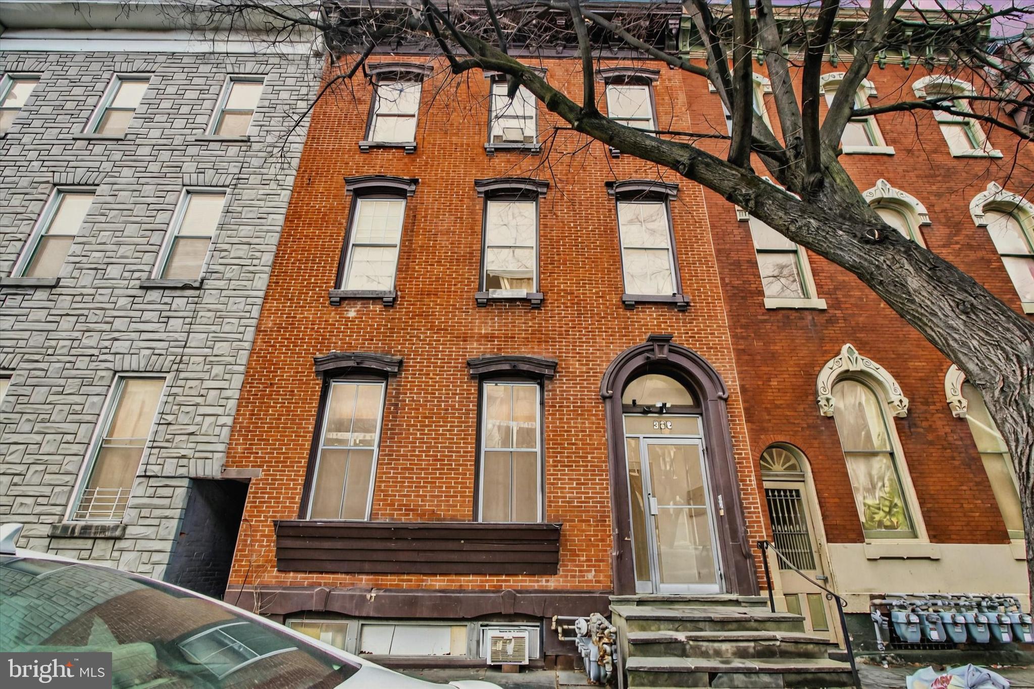 **OPEN HOUSE - MAY 4TH, SUNDAY, FROM 2PM TO 4PM** Calling all investors! 9 Unit Residential Victorian Style Apartment Building now available in the heart of the city. Central location makes residential units easy to rent. Excellent cash flow for both new and well experienced savvy investors. Please reach out today for additional details and to schedule your private showing.