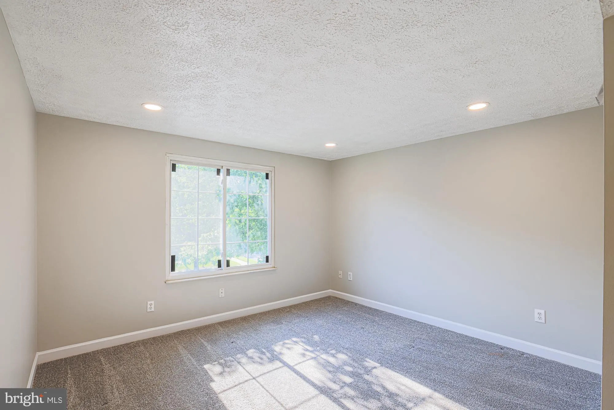 Pasadena, Maryland 21122, United States, 2 Bedrooms Bedrooms, ,1 BathroomBathrooms,Residential,Active,186998