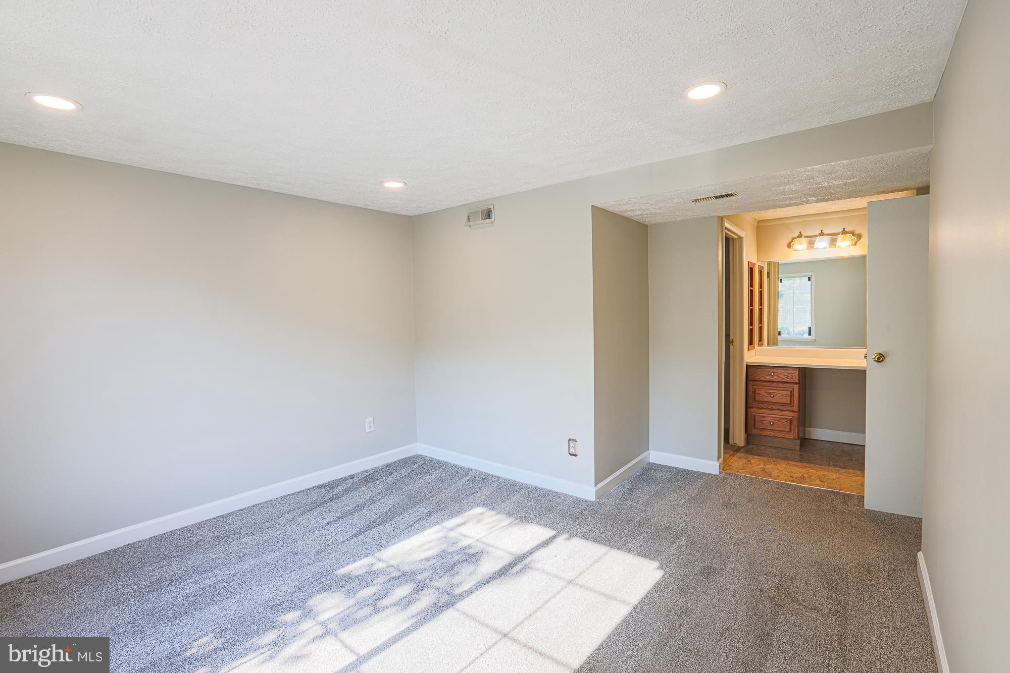 CHESTERFIELD - Residential