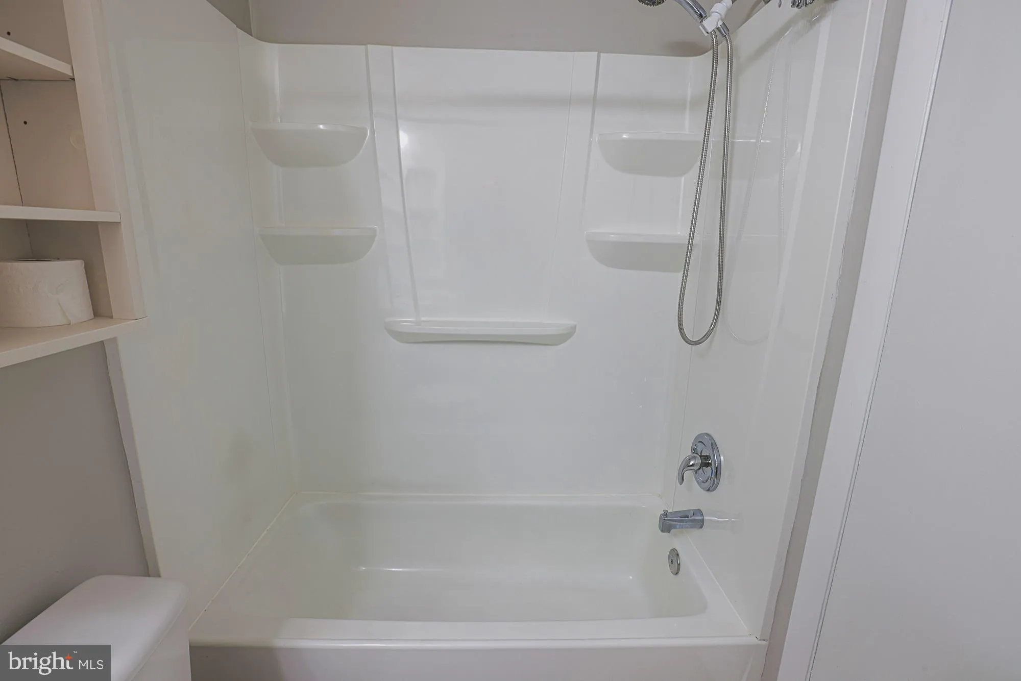 Pasadena, Maryland 21122, United States, 2 Bedrooms Bedrooms, ,1 BathroomBathrooms,Residential,Active,186998