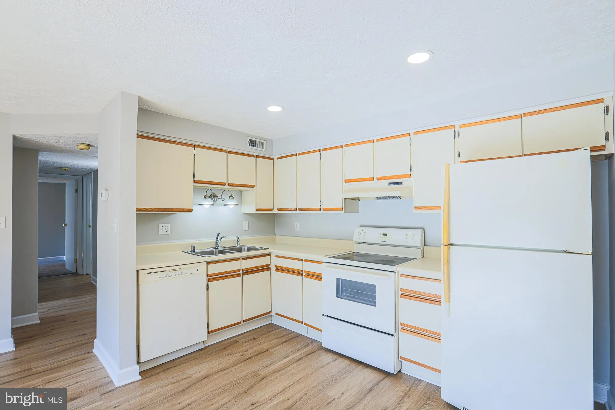 Pasadena, Maryland 21122, United States, 2 Bedrooms Bedrooms, ,1 BathroomBathrooms,Residential,Active,186998