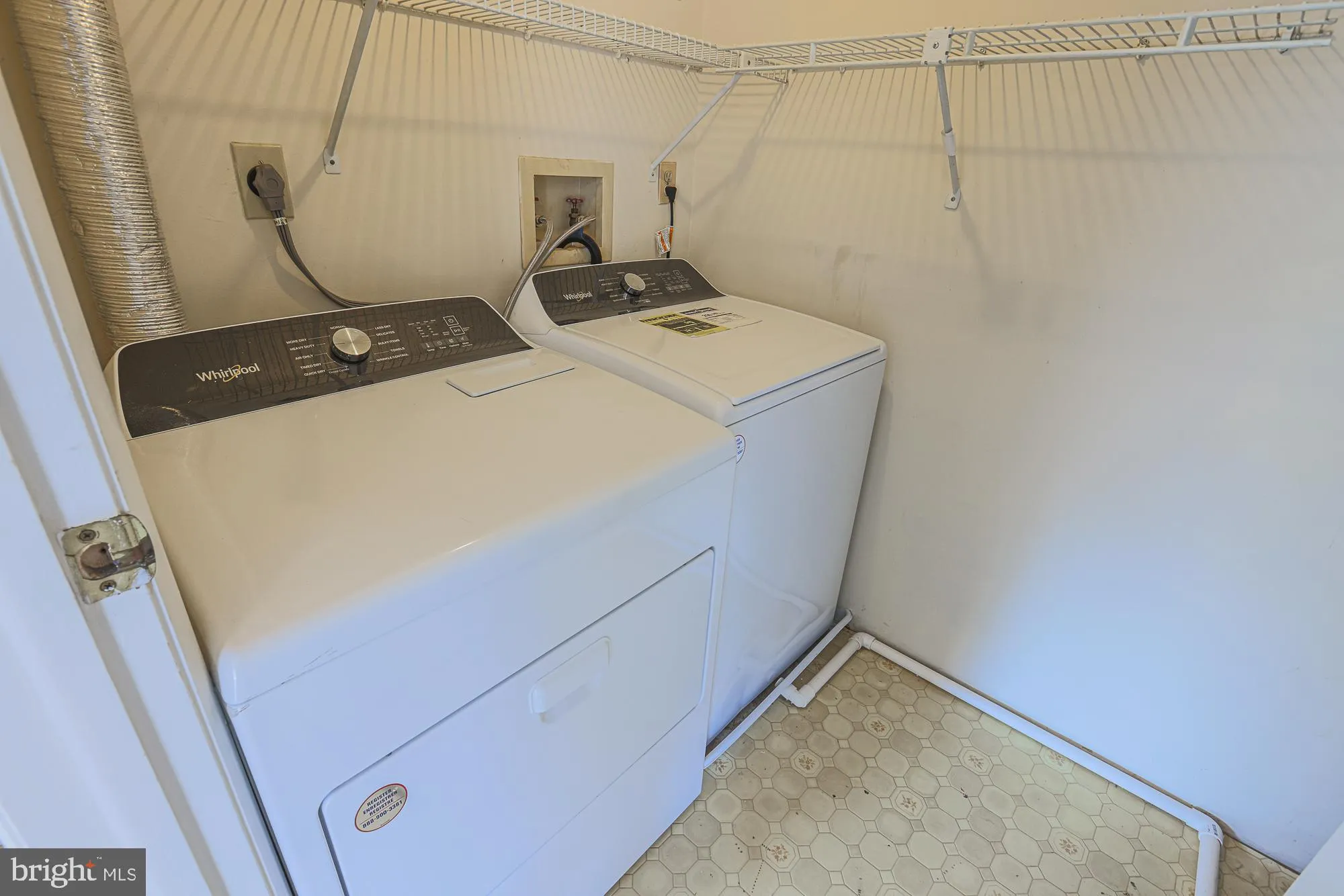 Pasadena, Maryland 21122, United States, 2 Bedrooms Bedrooms, ,1 BathroomBathrooms,Residential,Active,186998