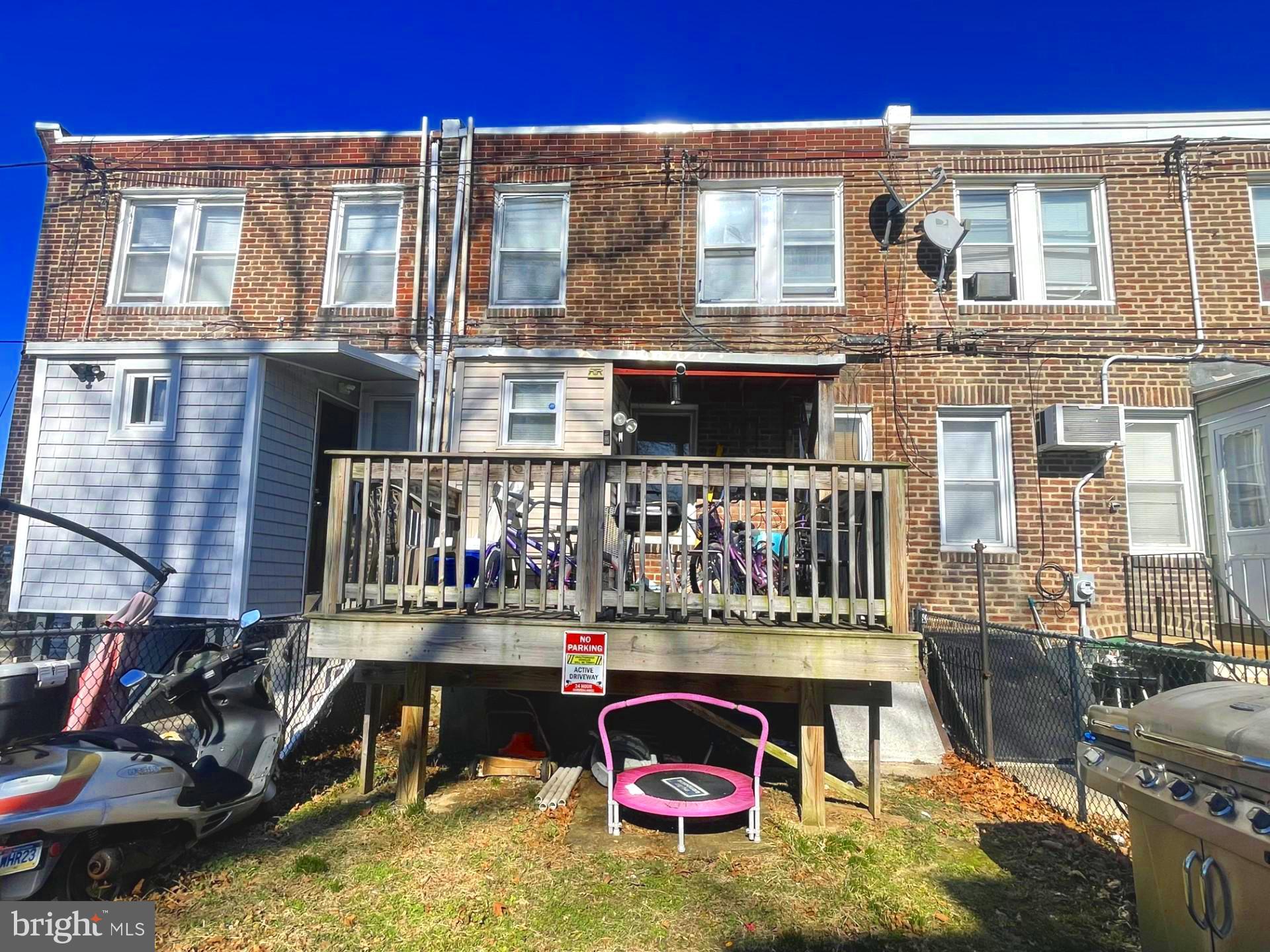 LAWNDALE - Residential