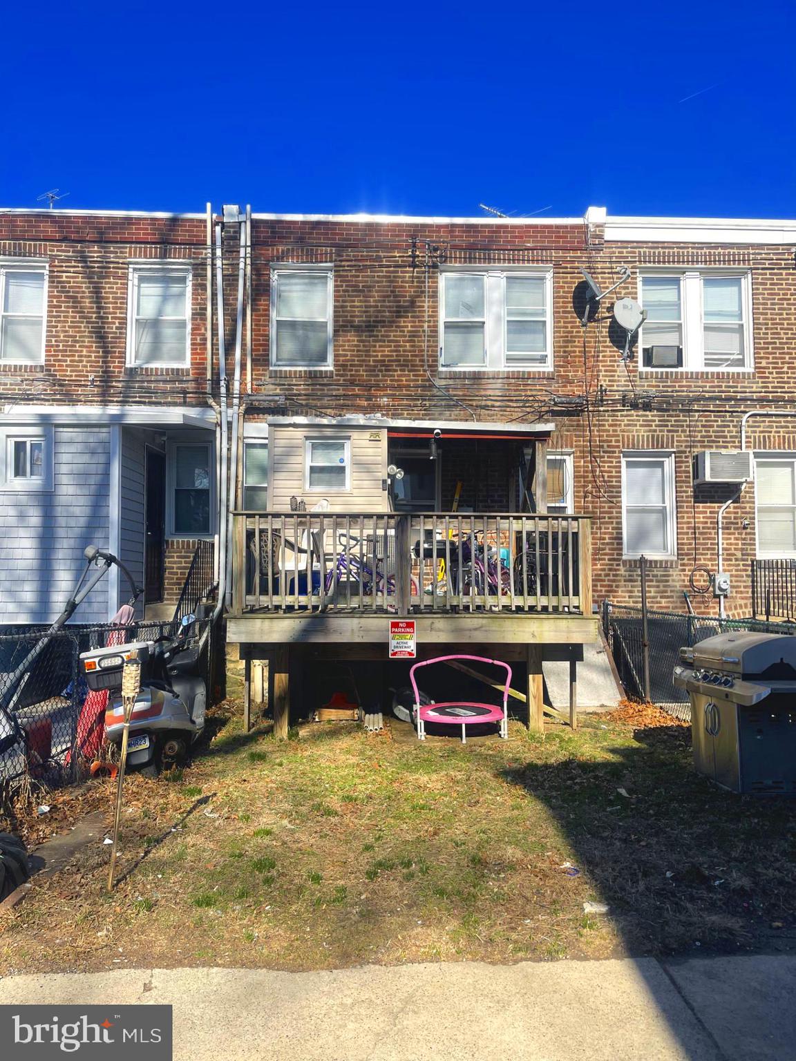 LAWNDALE - Residential