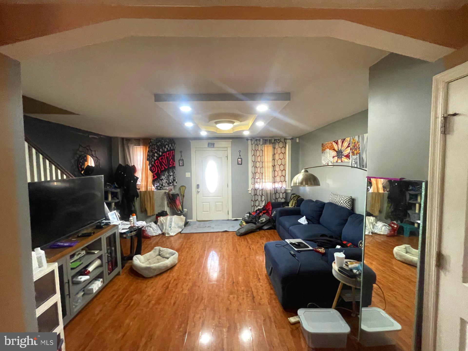 LAWNDALE - Residential