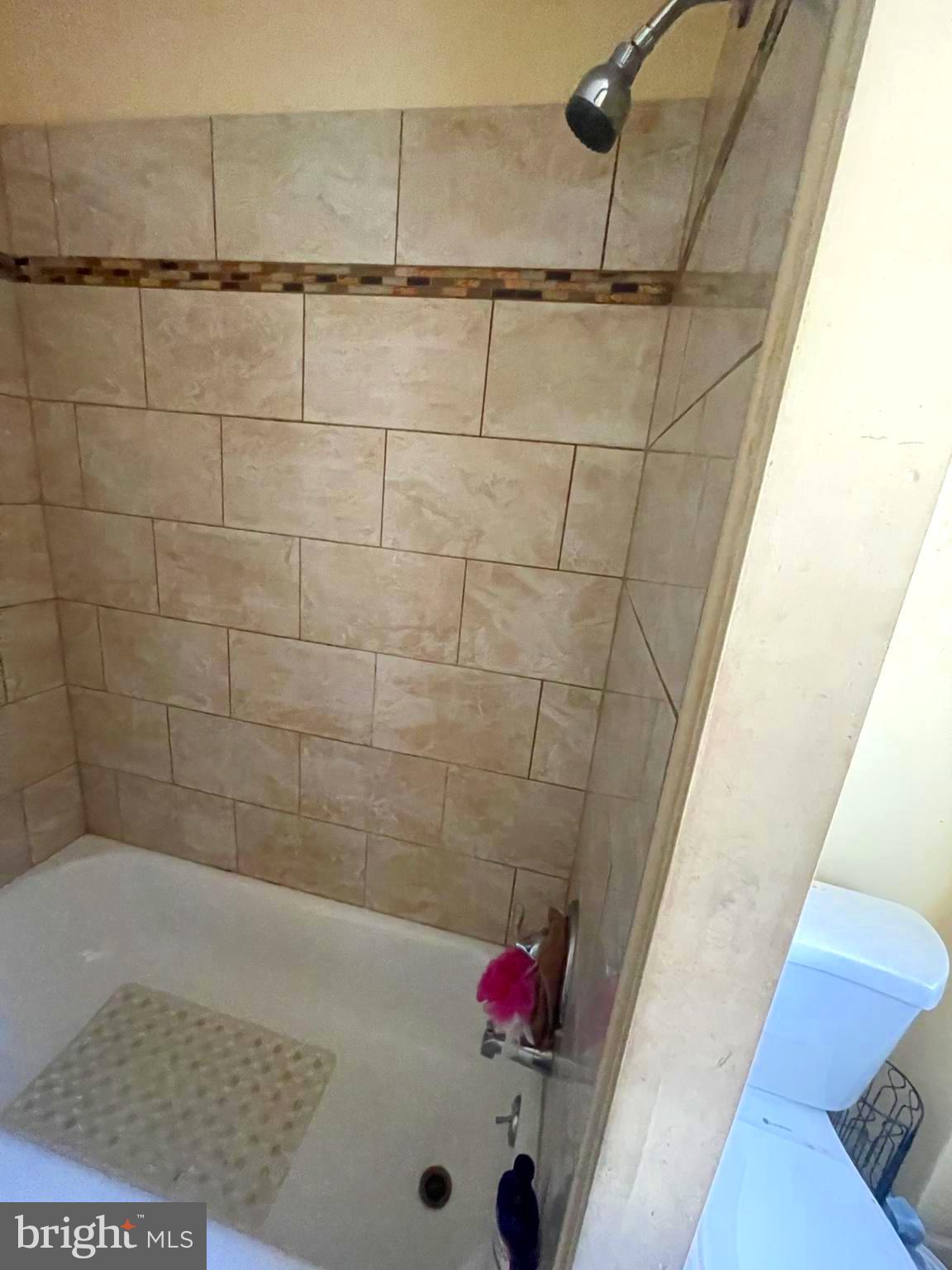 LAWNDALE - Residential