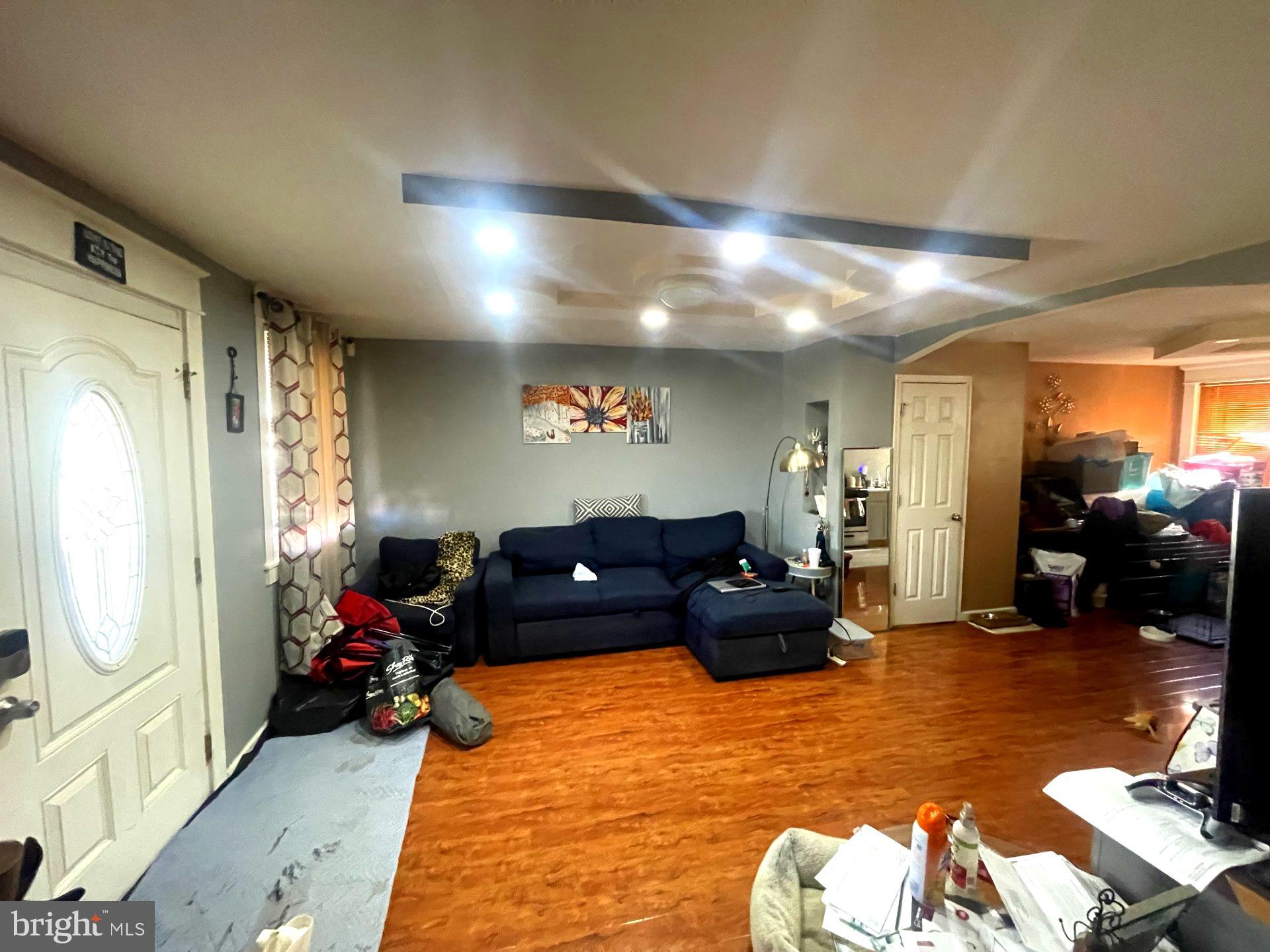 LAWNDALE - Residential