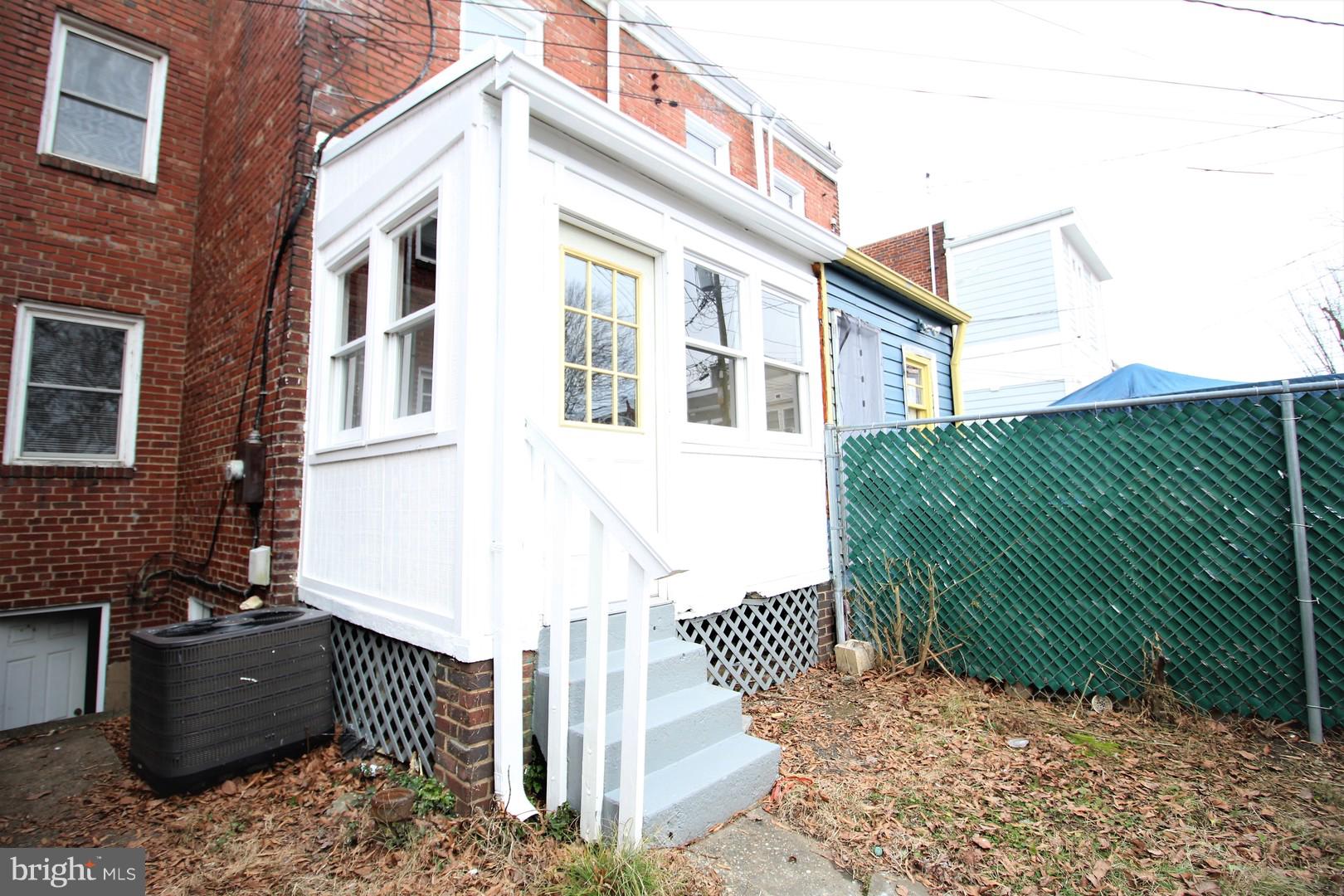 ALEXANDRIA - Residential Lease