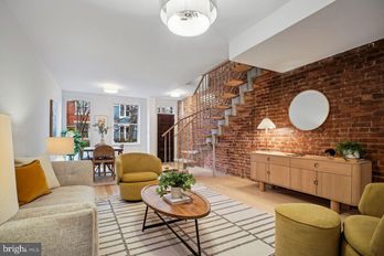 Townhouse at 1227 DUNCAN PLACE NE