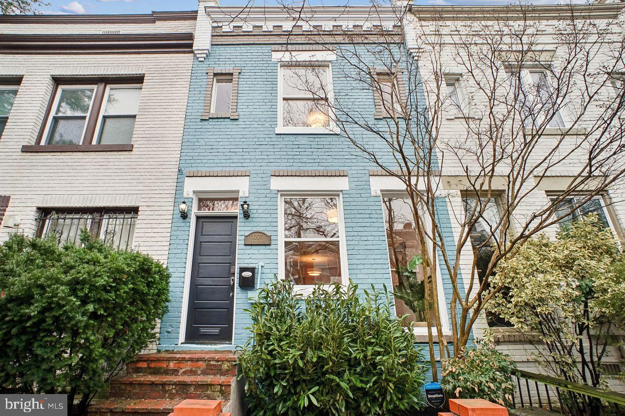 1227 DUNCAN PLACE NE