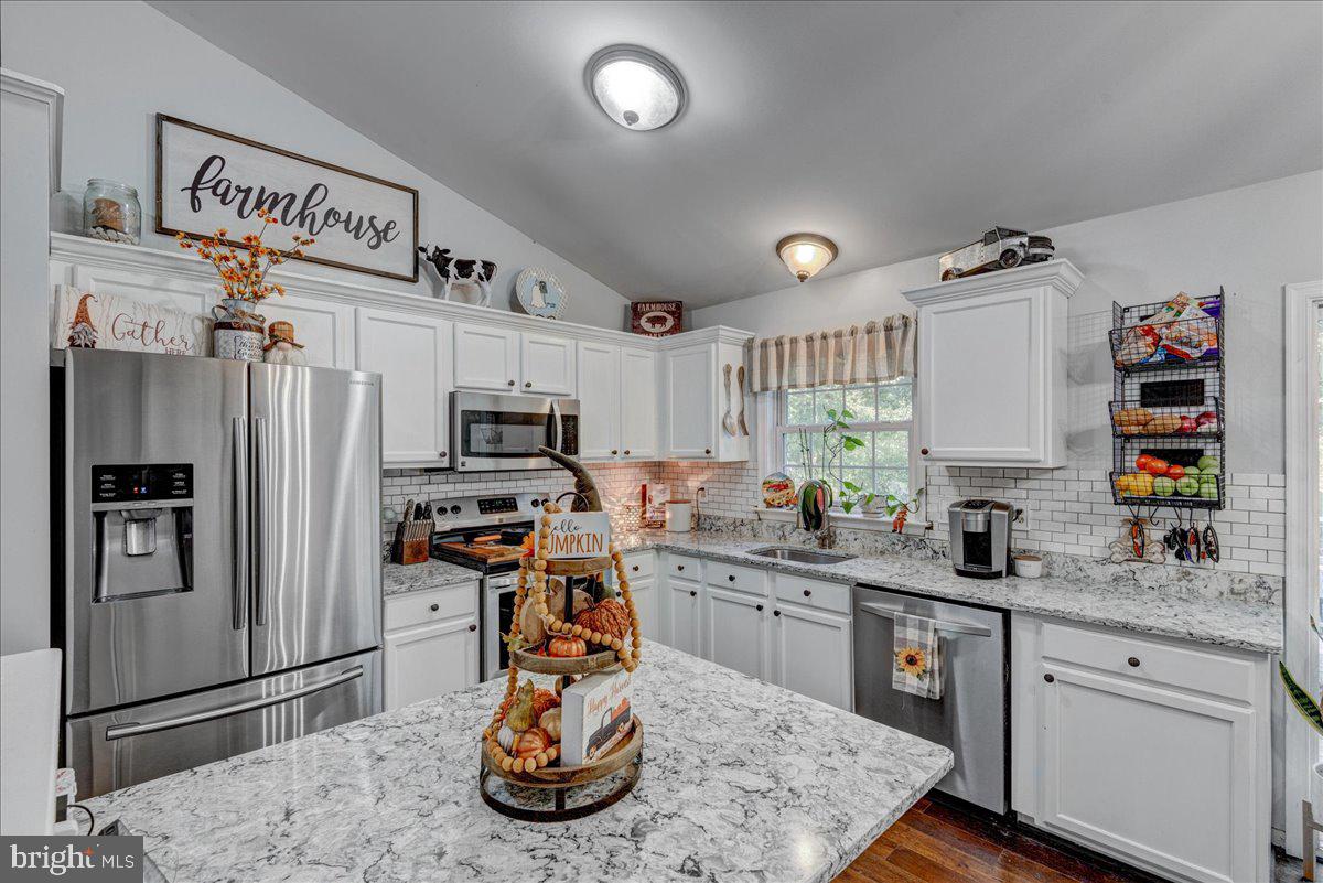 LAKE CAROLINE - Residential