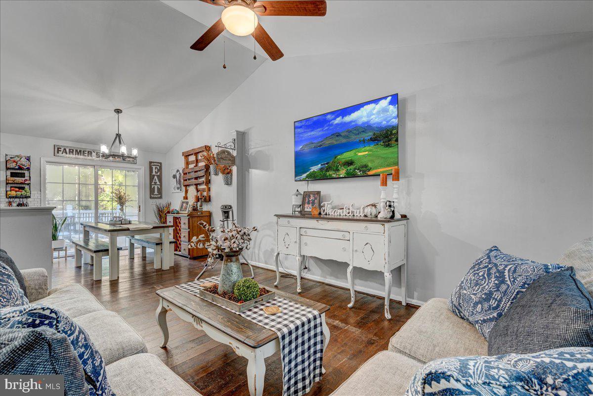 LAKE CAROLINE - Residential