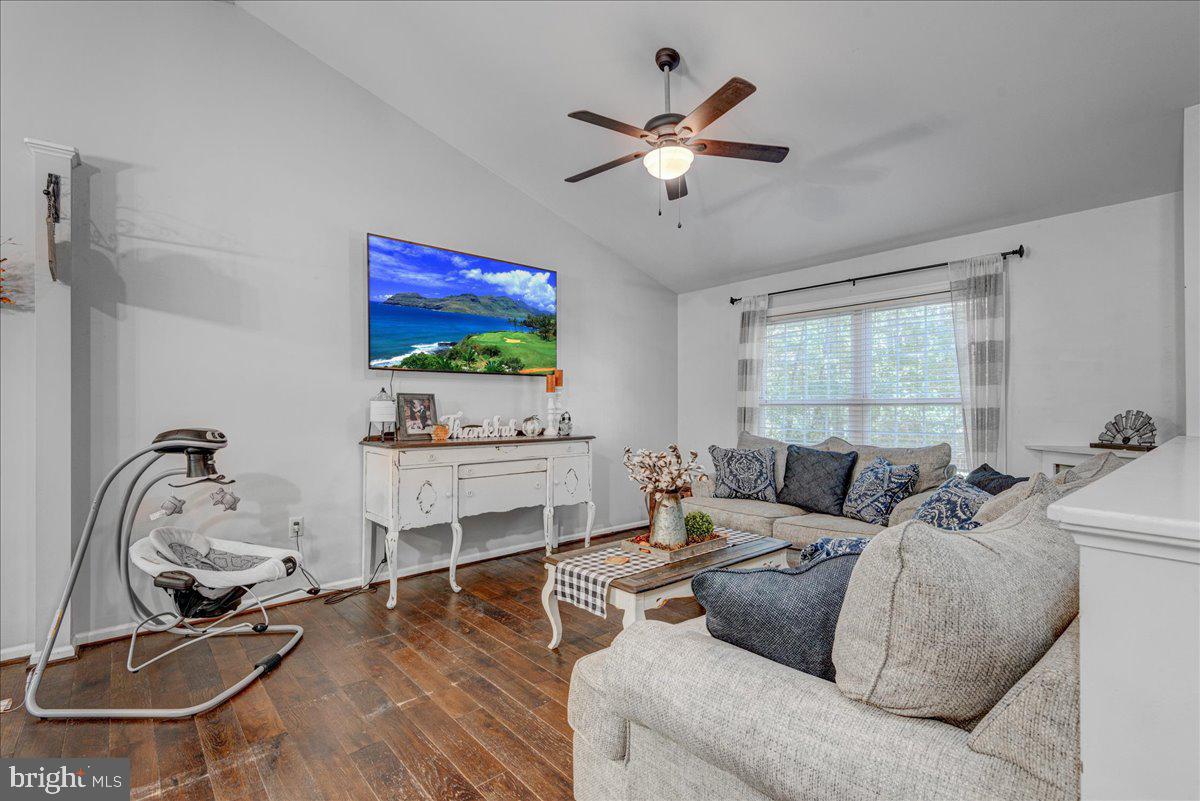 LAKE CAROLINE - Residential