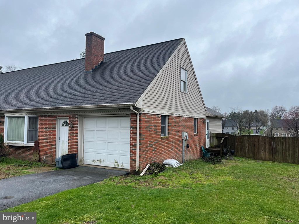 Photo of 130 Mayfield Drive, Lititz, PA 17543 (MLS # PALA2049226)