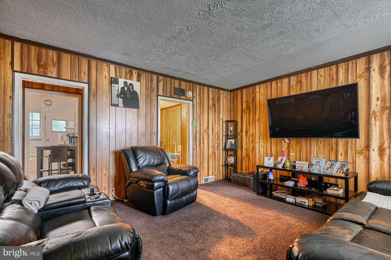 5022 READY AVENUE