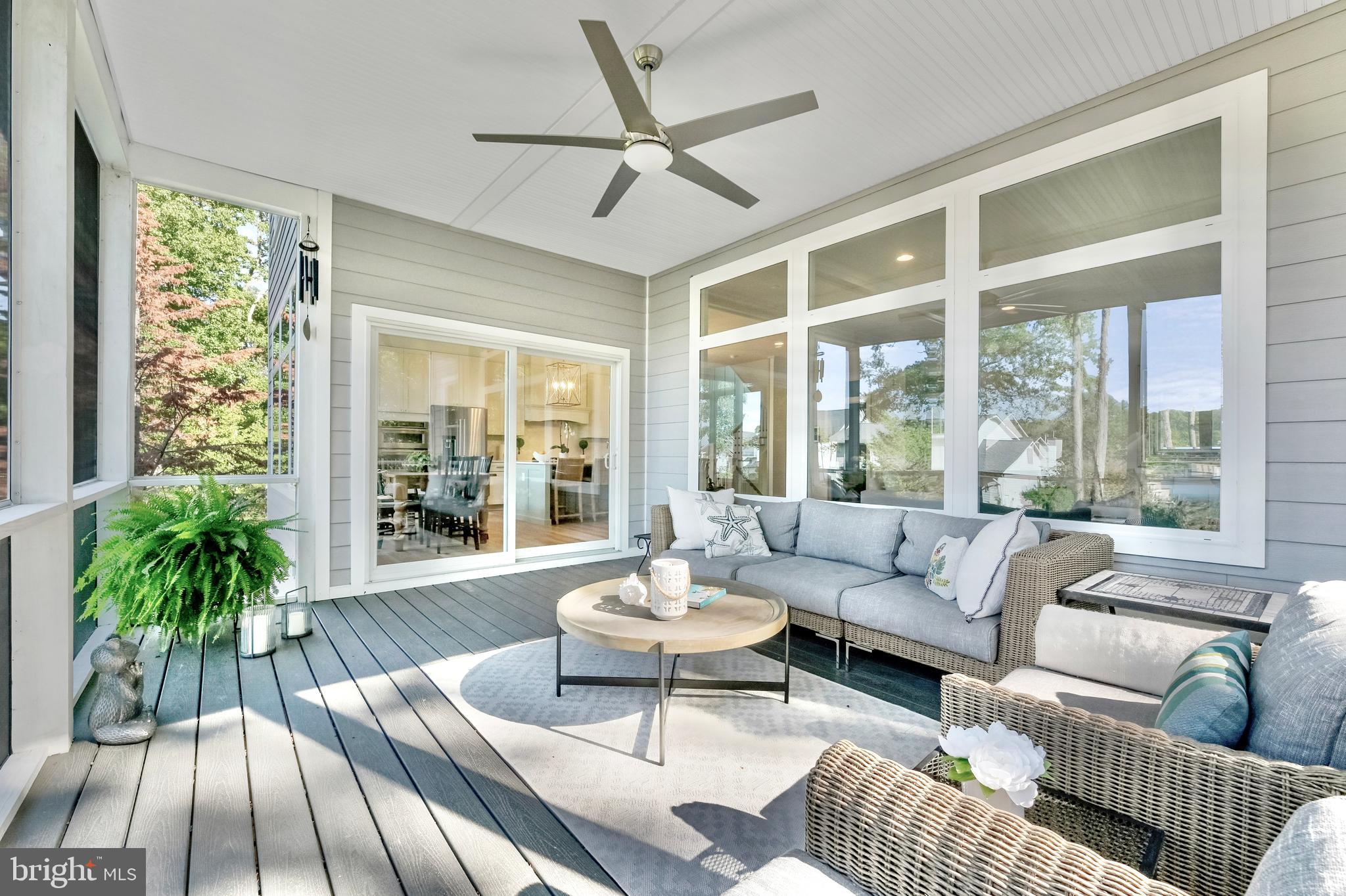 LAKE SHORE - Residential