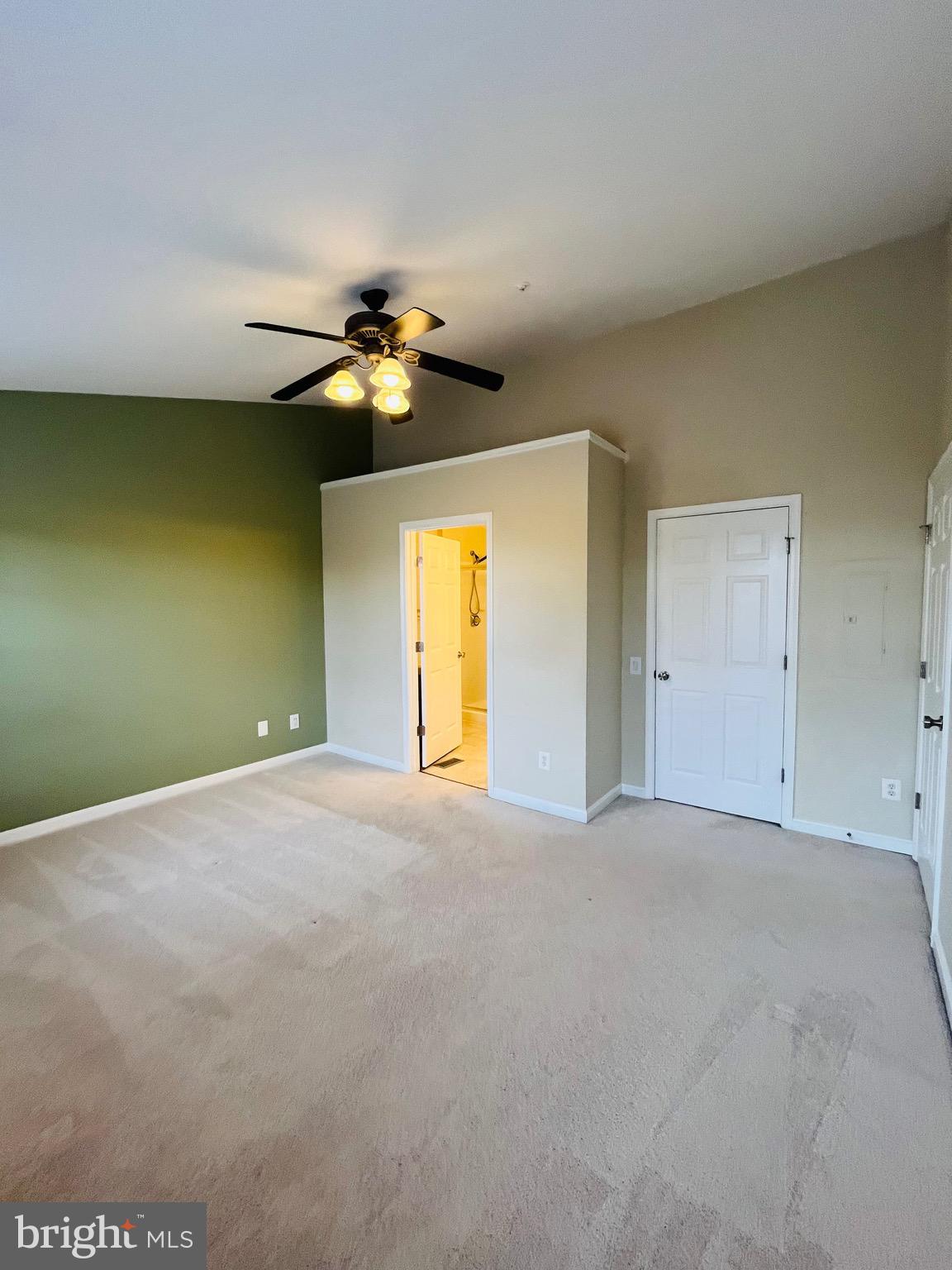 DOMINION STATION CONDOMINIUM - Residential Lease