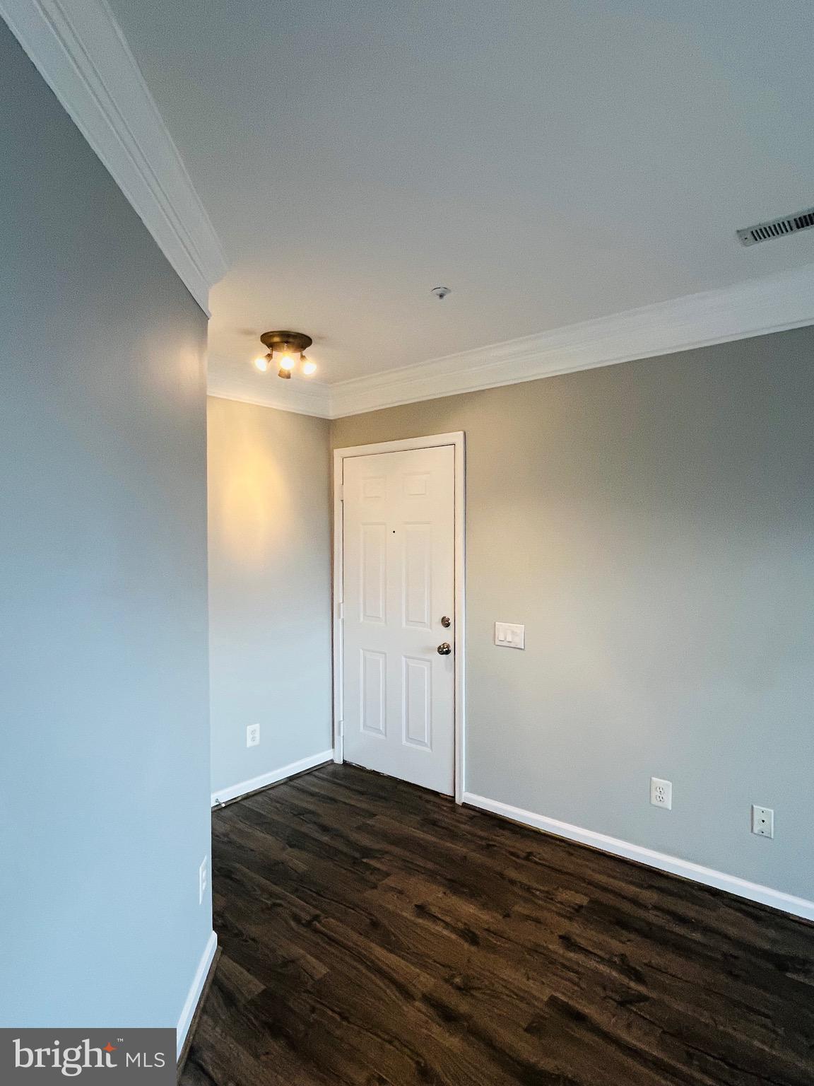 DOMINION STATION CONDOMINIUM - Residential Lease