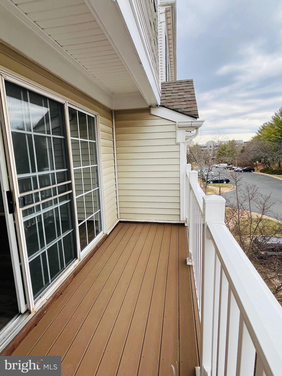 DOMINION STATION CONDOMINIUM - Residential Lease