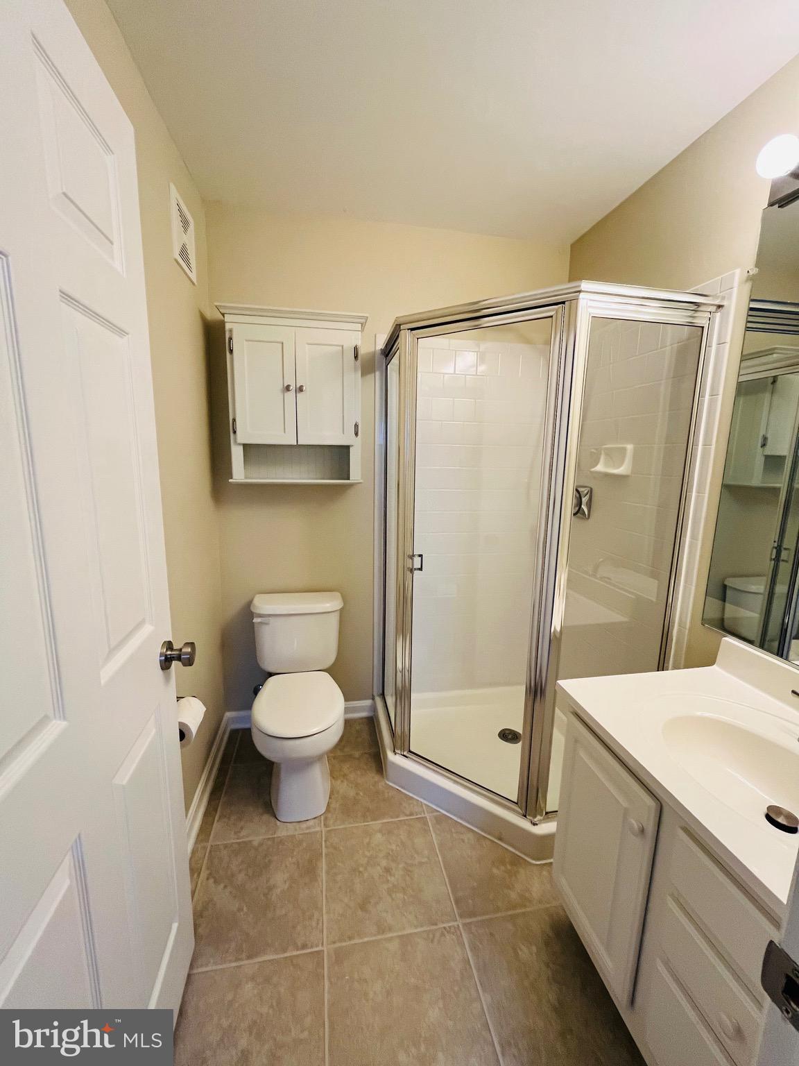 DOMINION STATION CONDOMINIUM - Residential Lease