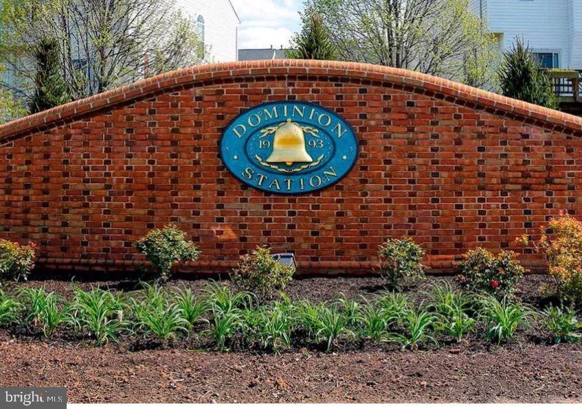 DOMINION STATION CONDOMINIUM - Residential Lease