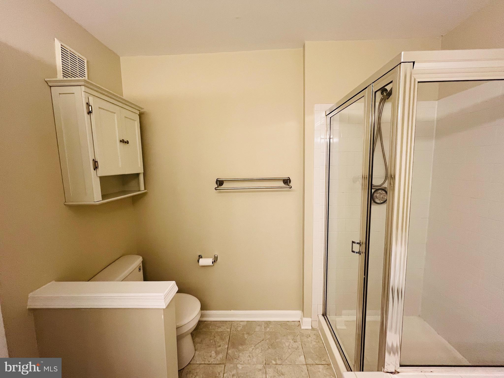 DOMINION STATION CONDOMINIUM - Residential Lease