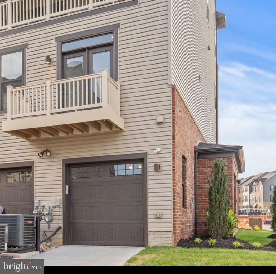 ARCOLA TOWN CENTER - Residential Lease