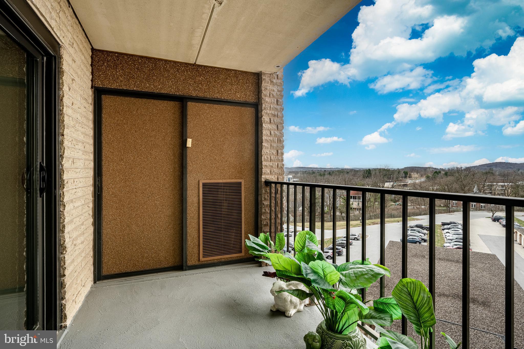 VALLEY FORGE TOWER - Residential