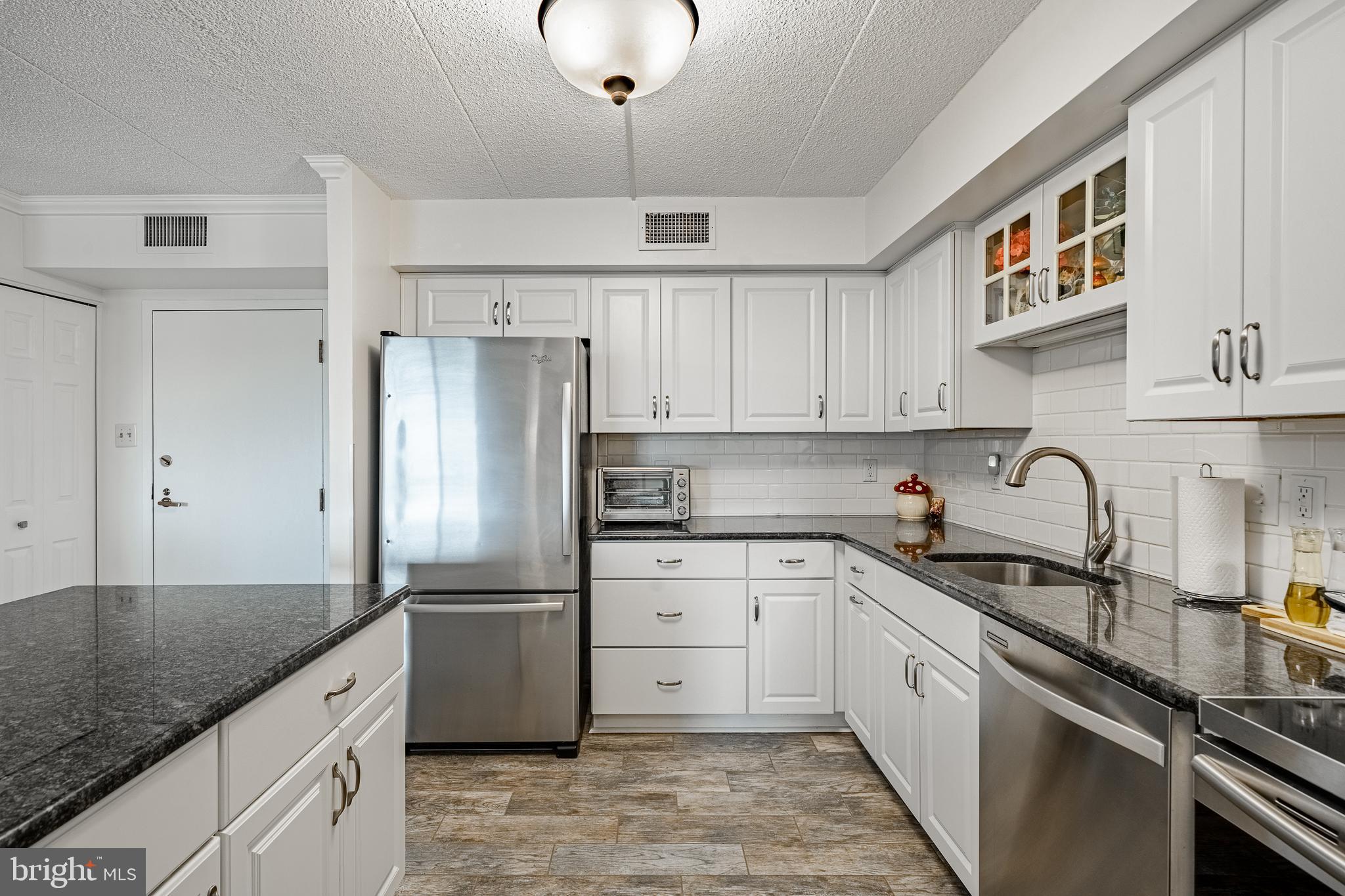 VALLEY FORGE TOWER - Residential