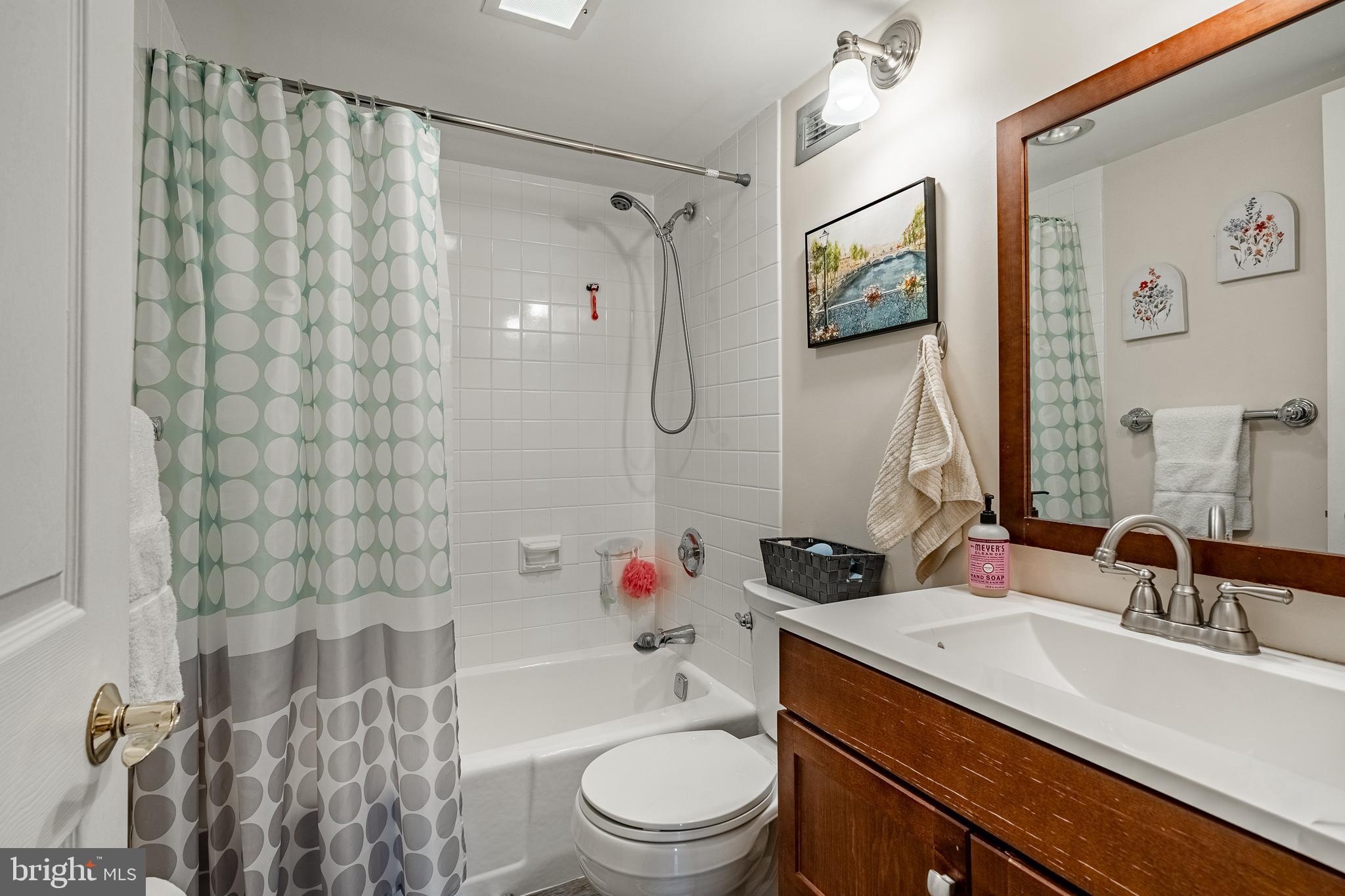 VALLEY FORGE TOWER - Residential