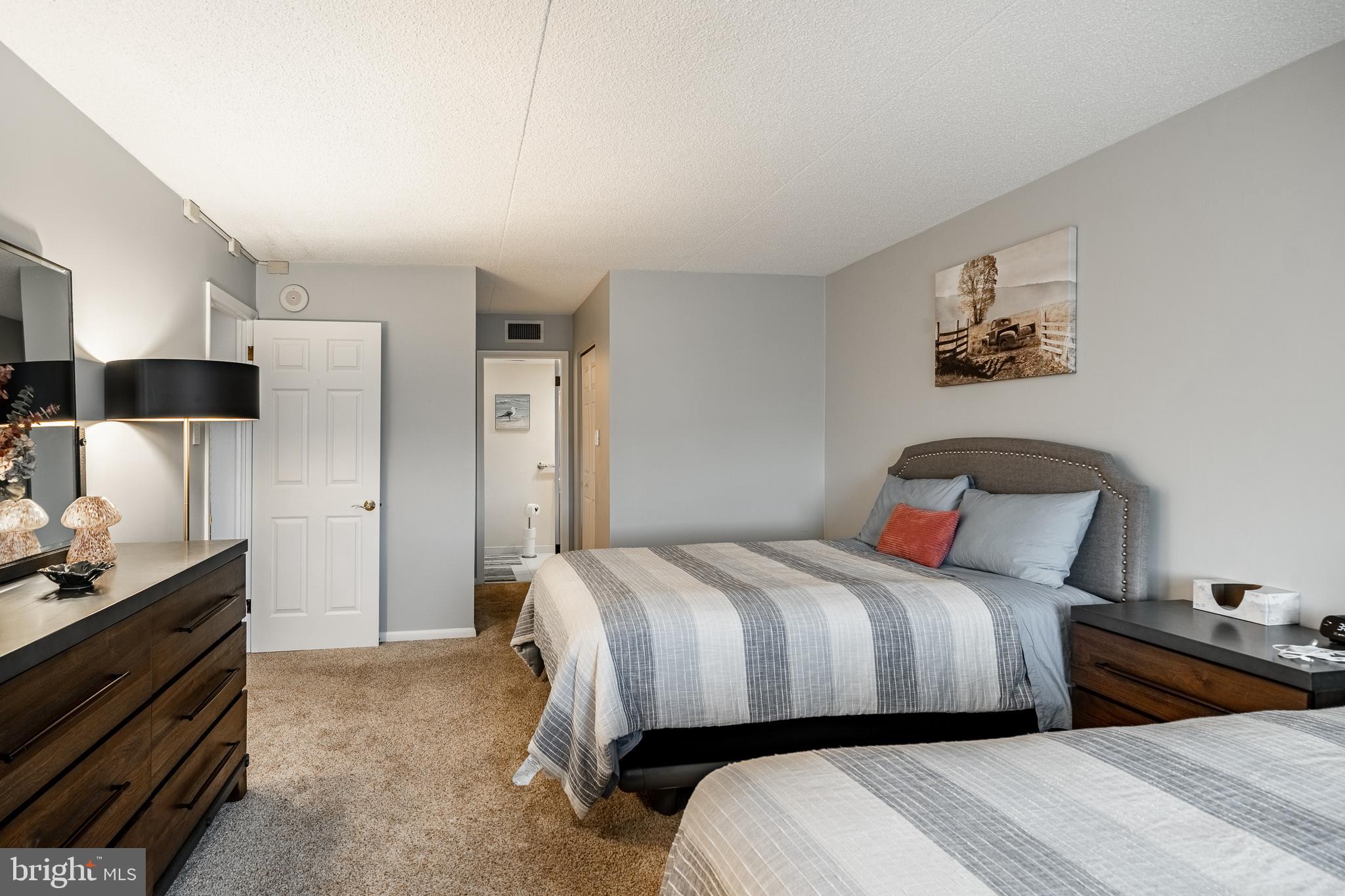 VALLEY FORGE TOWER - Residential