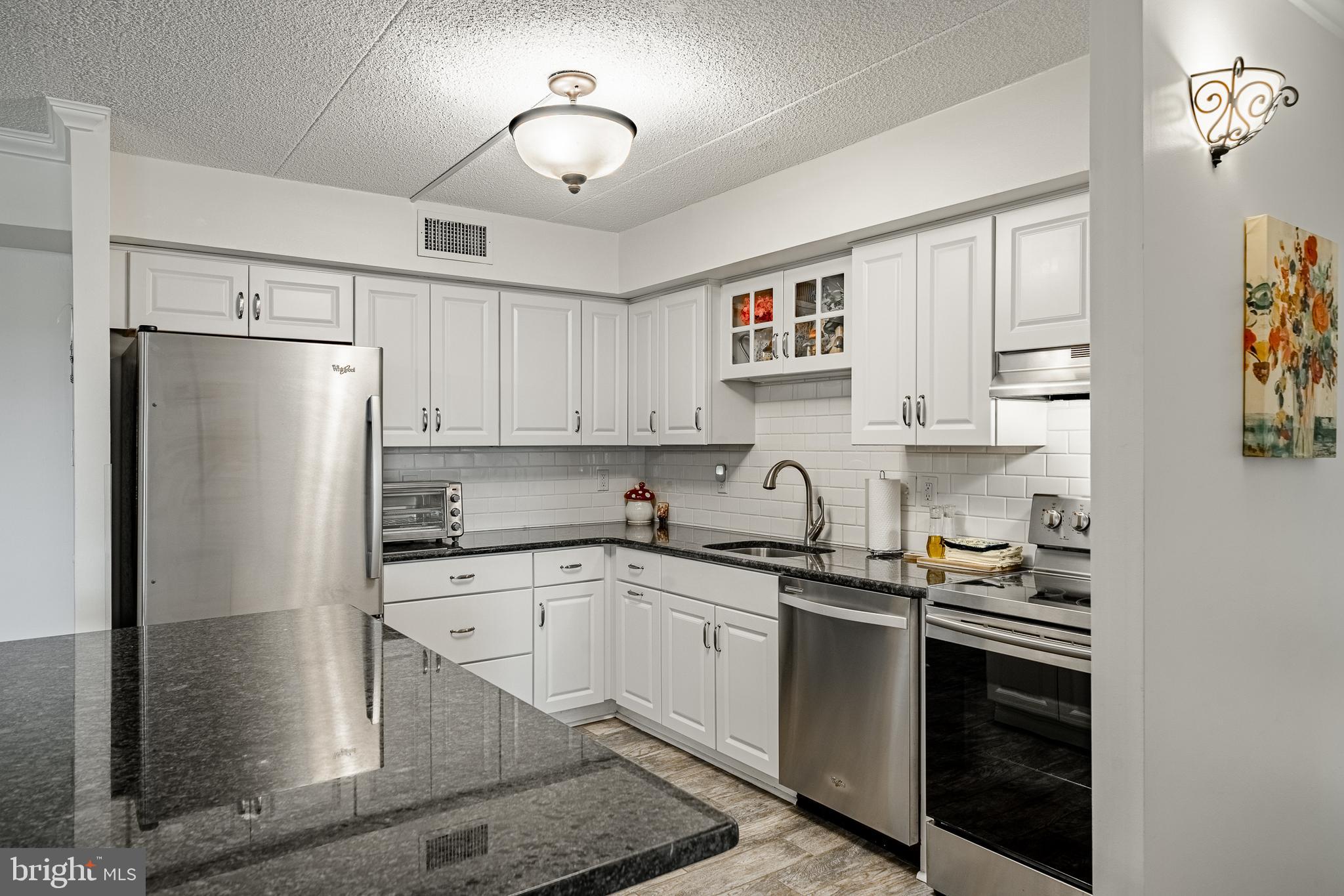 VALLEY FORGE TOWER - Residential