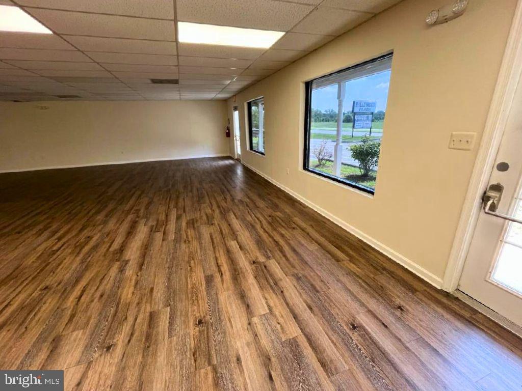 HOLLYWOOD PLAZA - Commercial Lease