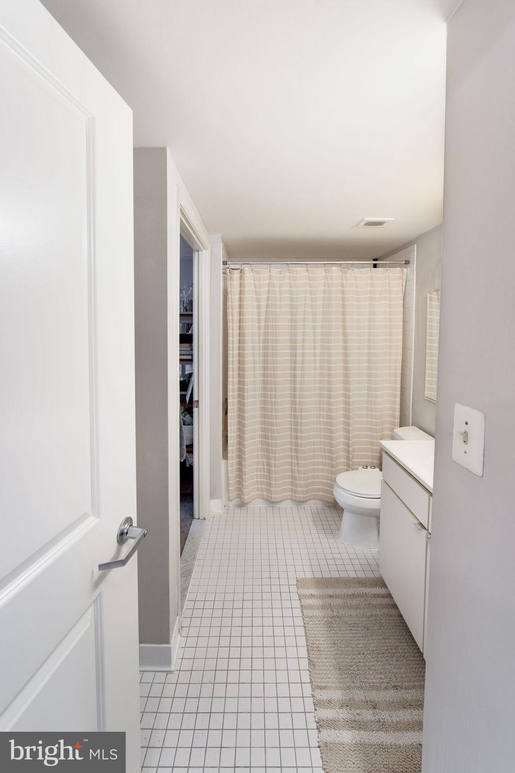 LOGAN CIRCLE - Residential Lease