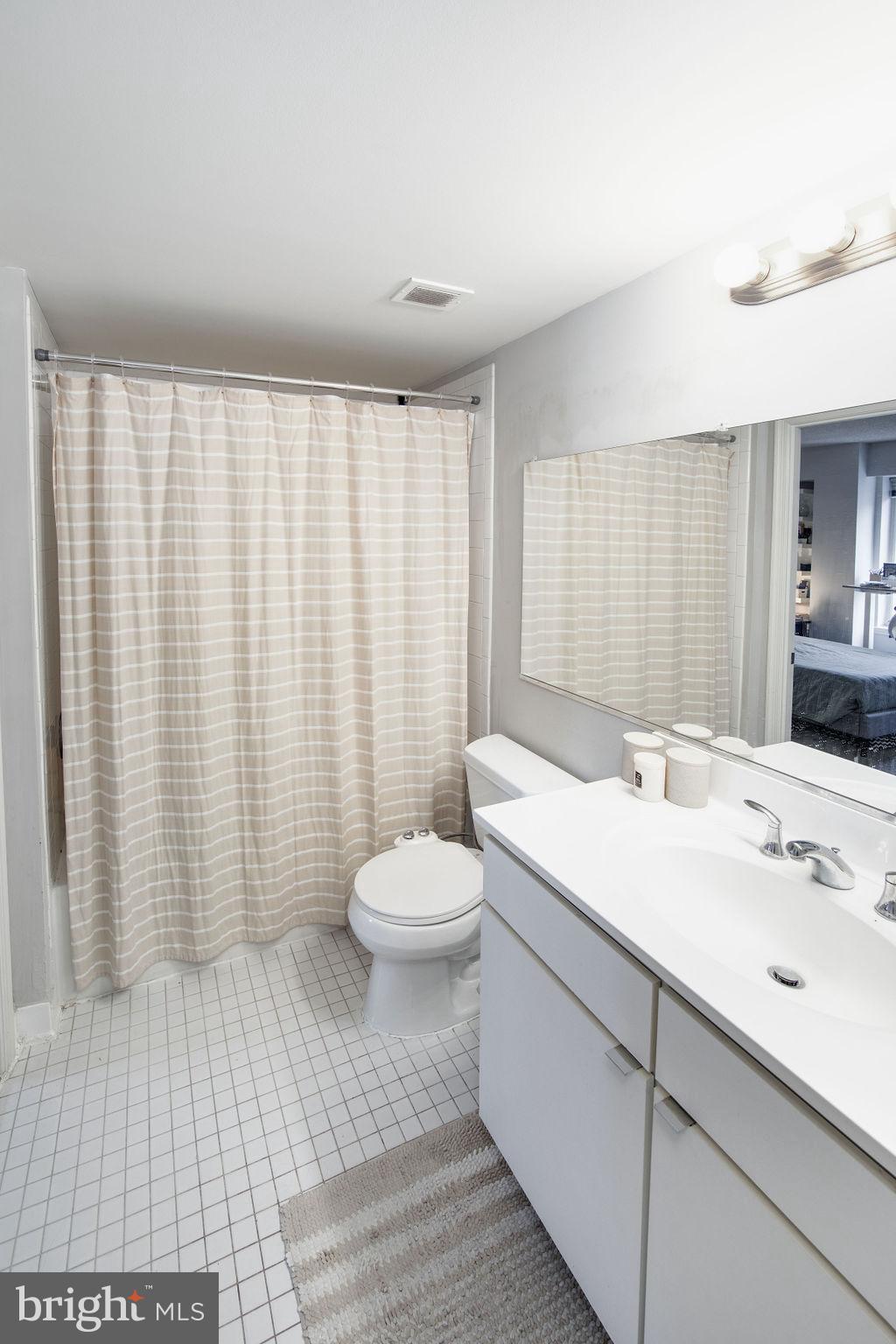 LOGAN CIRCLE - Residential Lease