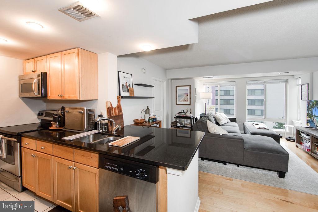 LOGAN CIRCLE - Residential Lease