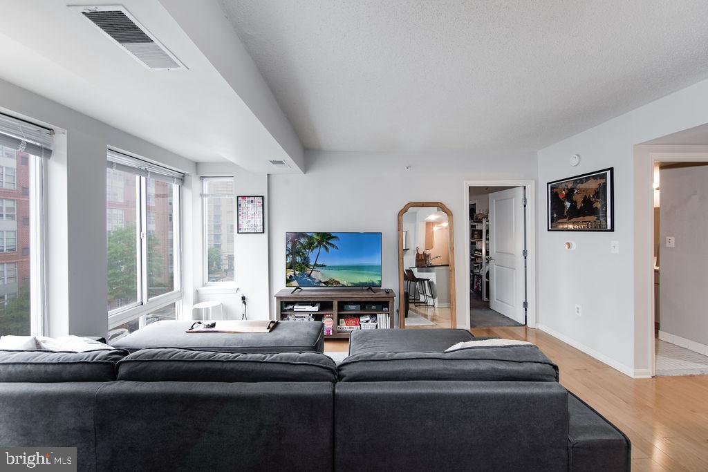 LOGAN CIRCLE - Residential Lease