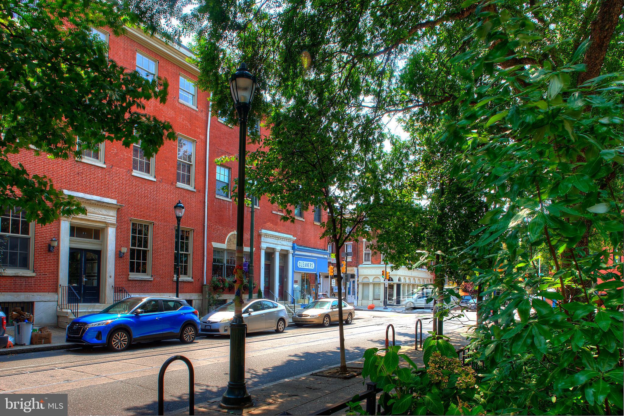 327 S 11TH STREET