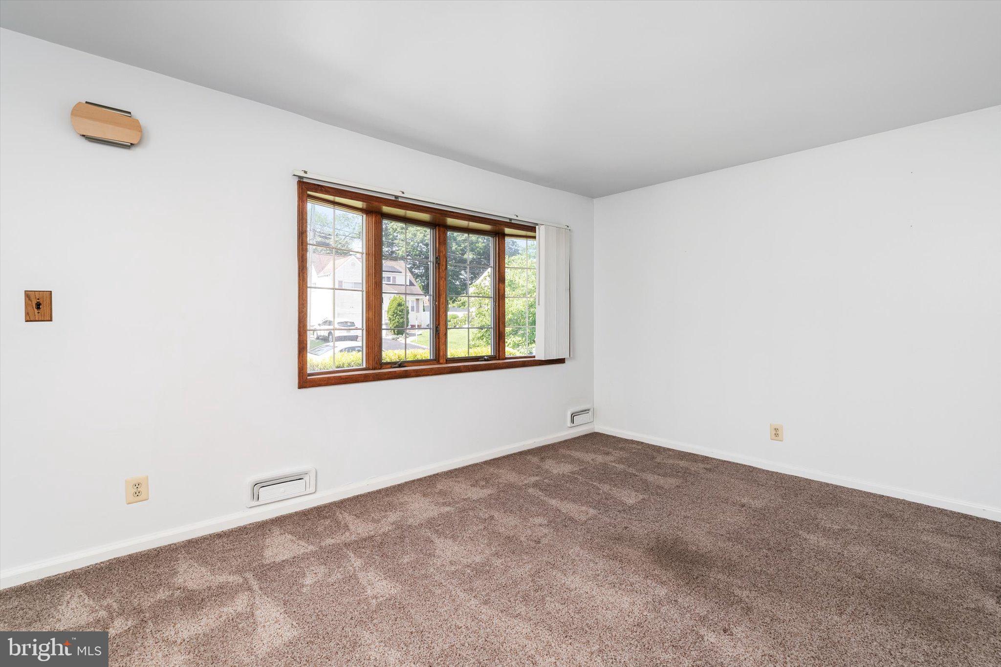 39 RUNYON AVENUE