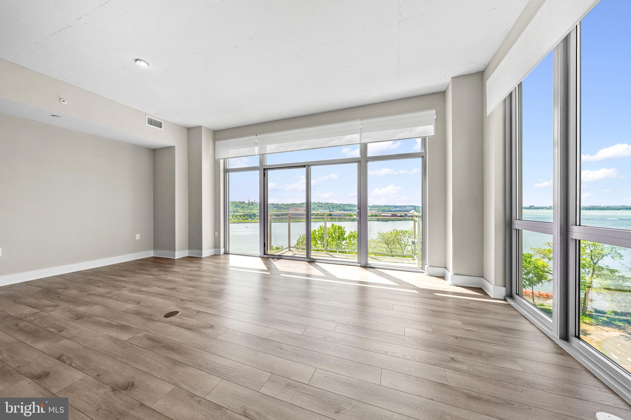 88 V STREET SW 808