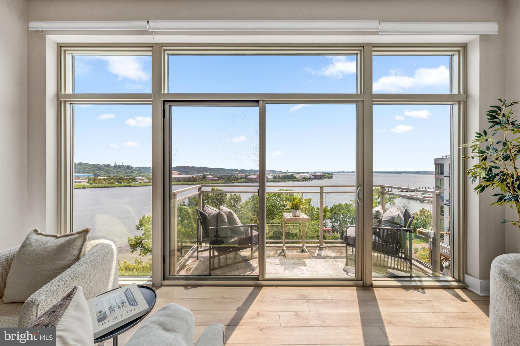 88 V STREET SW 808